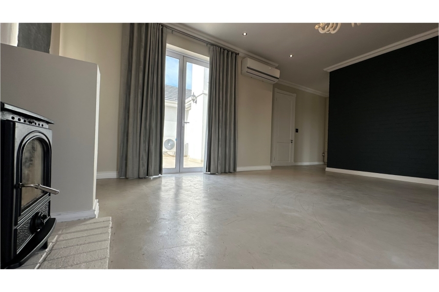 To Let 4 Bedroom Property for Rent in Val De Vie Estate Western Cape